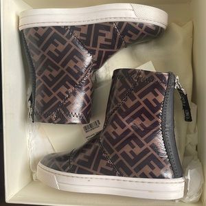 Toddler fendi unisex vernice nero sneakers